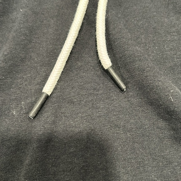 2/25 Size S Under Armour short sleeve hoodie - Picture 6 of 11